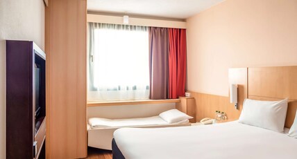 ibis Amsterdam Centre Room Type - Room with 3 Single Size Beds