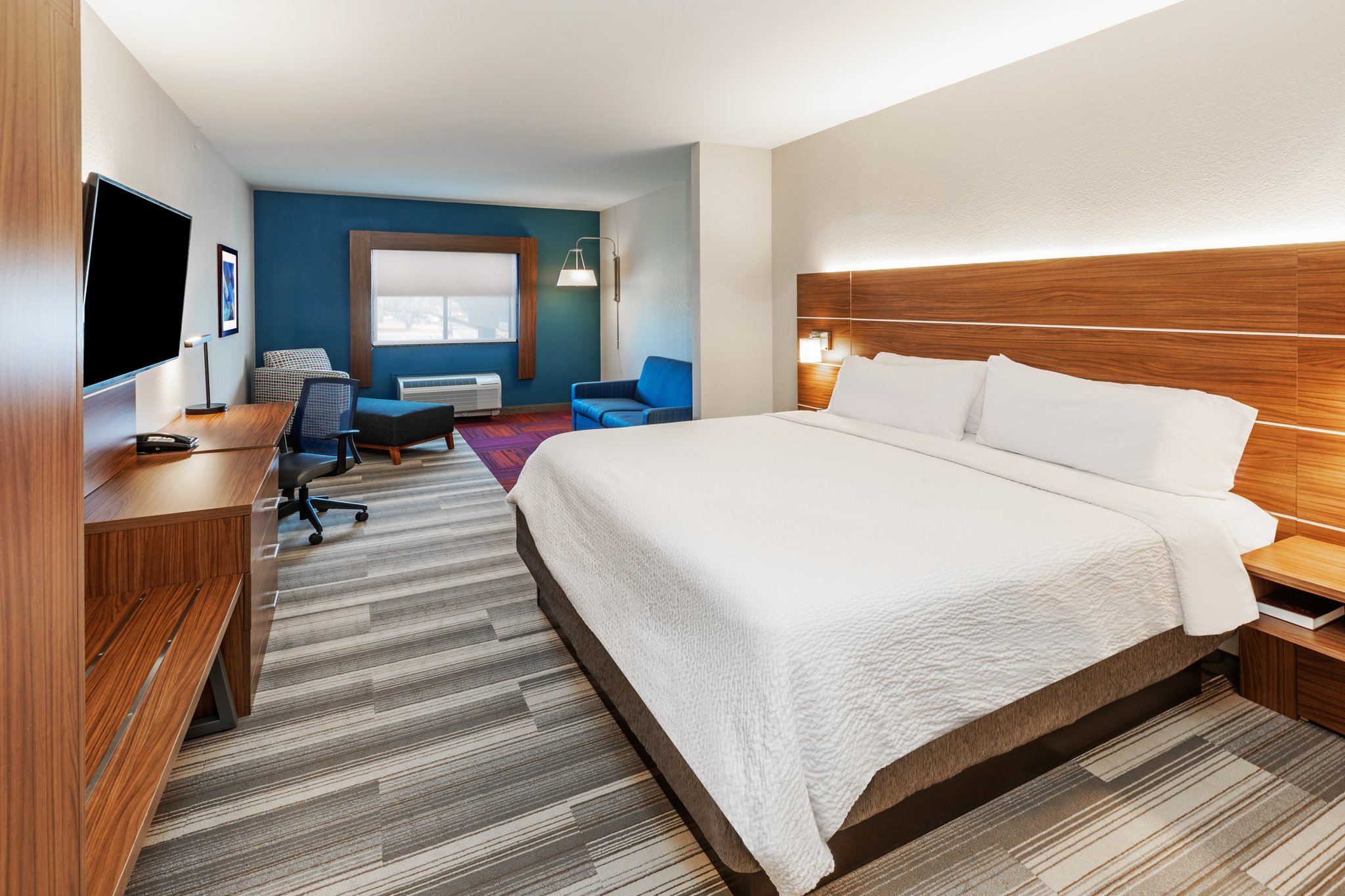 Holiday Inn Express Hotel and Suites Del Rio - Tap to explore photos