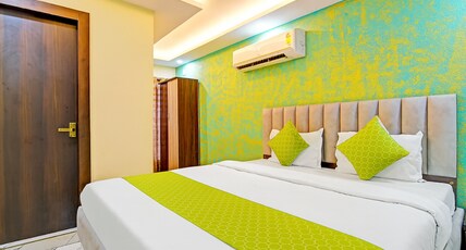The Crown Inn Madhyamgram Room Type - Premium AC room