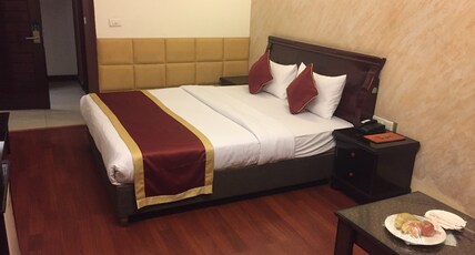 Hotel The Pearl Room Type - Deluxe Room with Work Desk