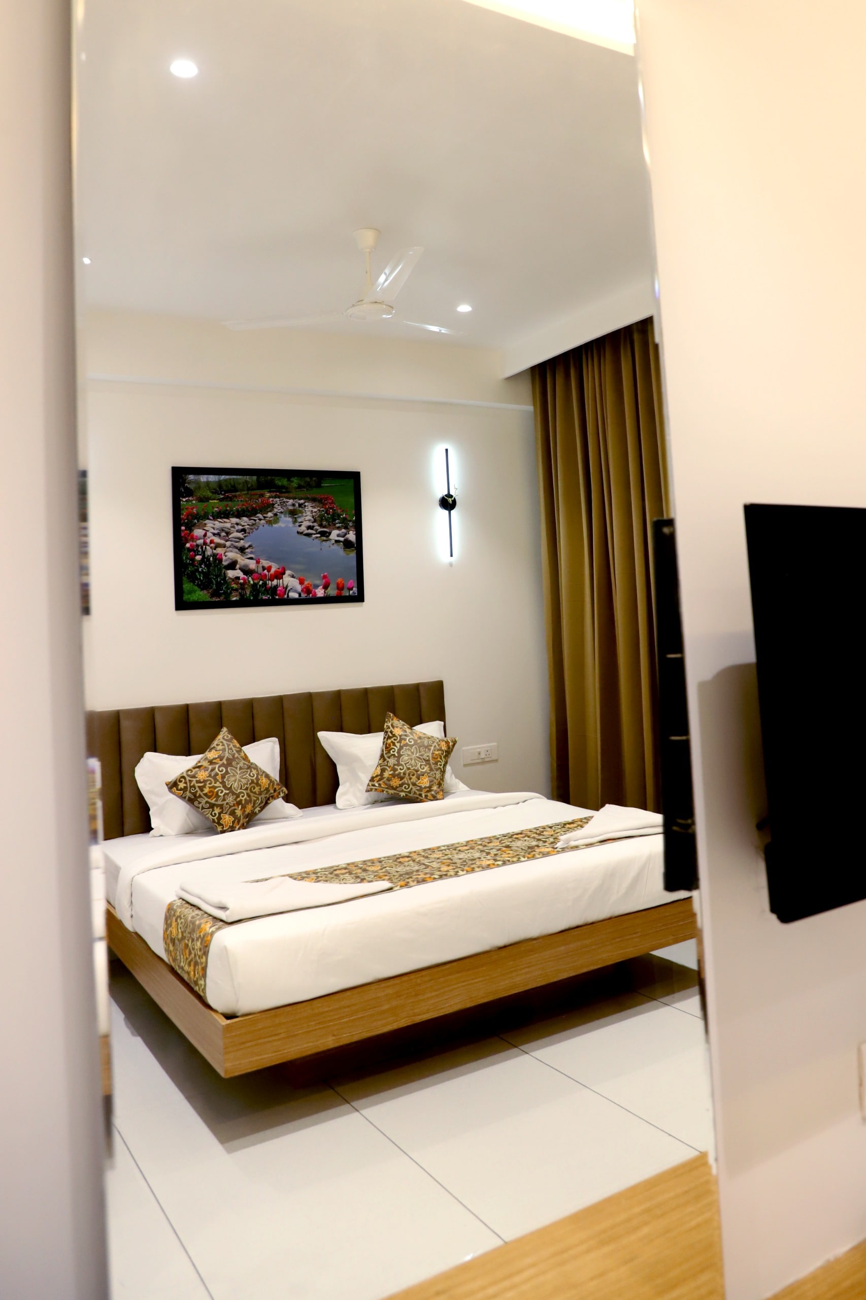 Hotel Ellora Pride - Tap to explore photos