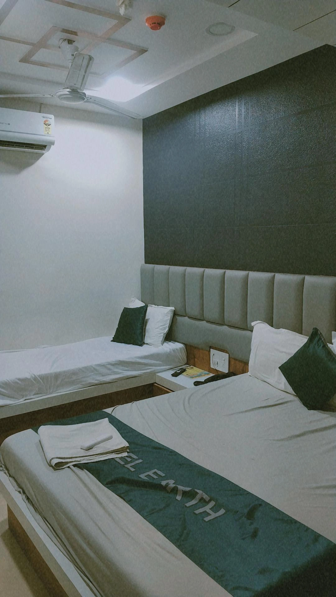 Earth Hotel Room Type - Family Room with City View