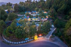 DLS Nature Trinket Resort - Dalhousie with Swimming Pool