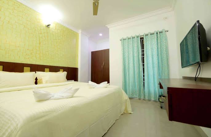 Lee Crystal-Boutique Hotel - Tap to explore photos