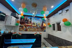 Neelkanth PG Stay | Walkable to Kashi Vishwanath Temple