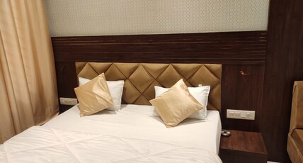 Hotel New S.K Plaza Room Type - Standard Room NON AC