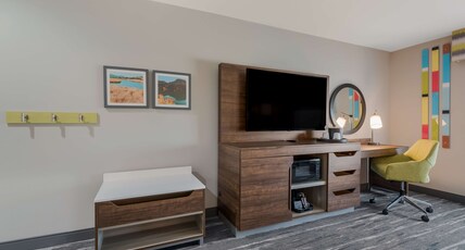 Hampton Inn Williams Room Type - 1 KING HEARING ACC