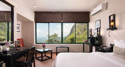 EKHO Ella Room Type - Premier Deluxe Room with Mountain View
