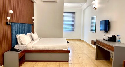 HOTEL TRG Room Type - Deluxe Rooms Double Bed