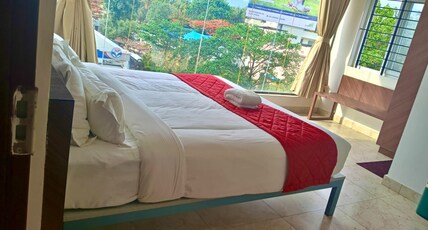 Amulya Royal Inn Room Type - Super Deluxe AC Room