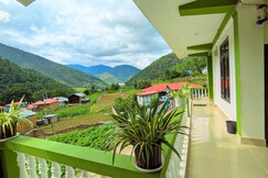 Accomoon hillside homes