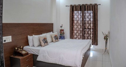 J.R STAY Room Type - Deluxe Room
