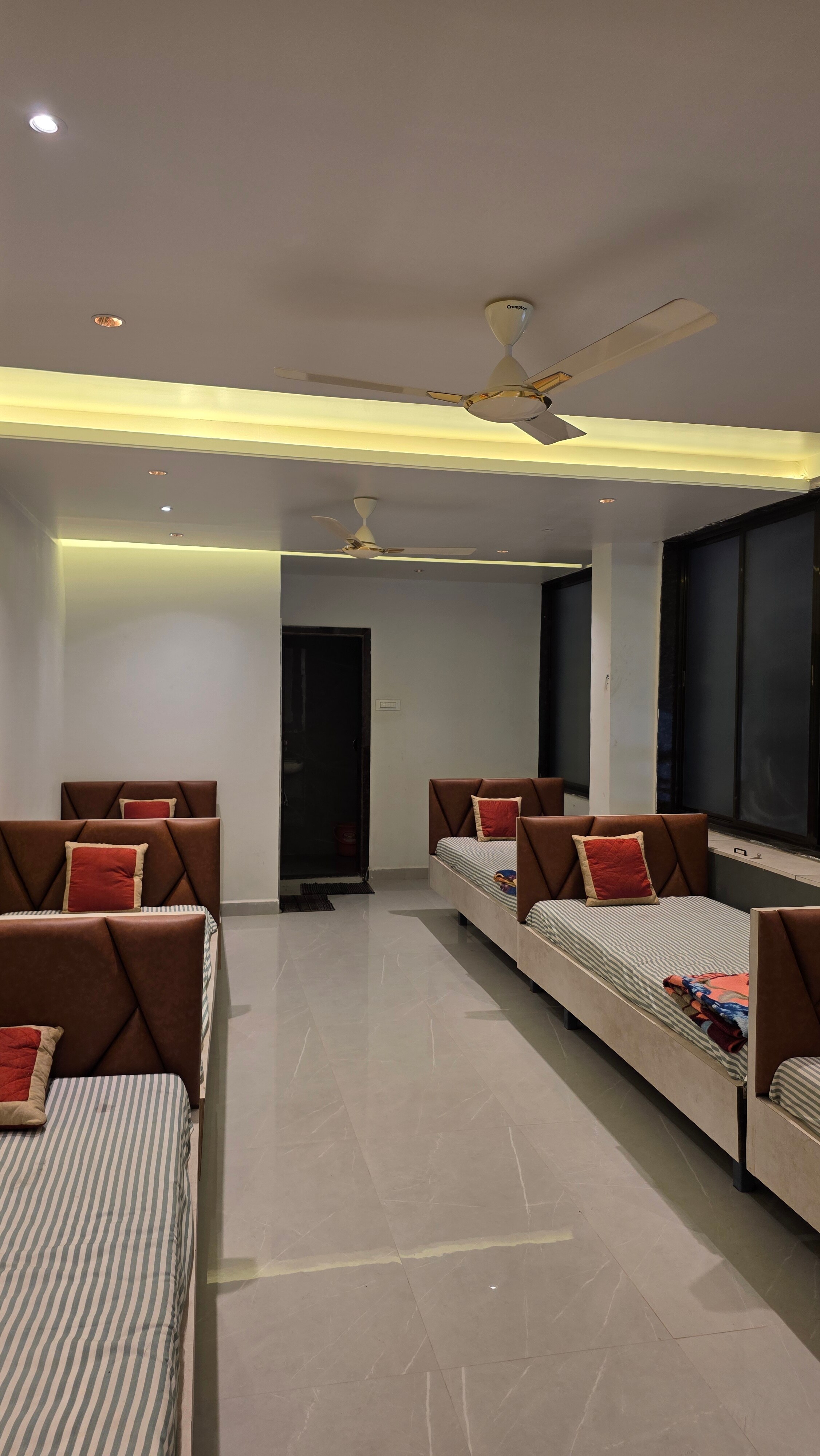Hotel Satkar Lodge - Tap to explore photos