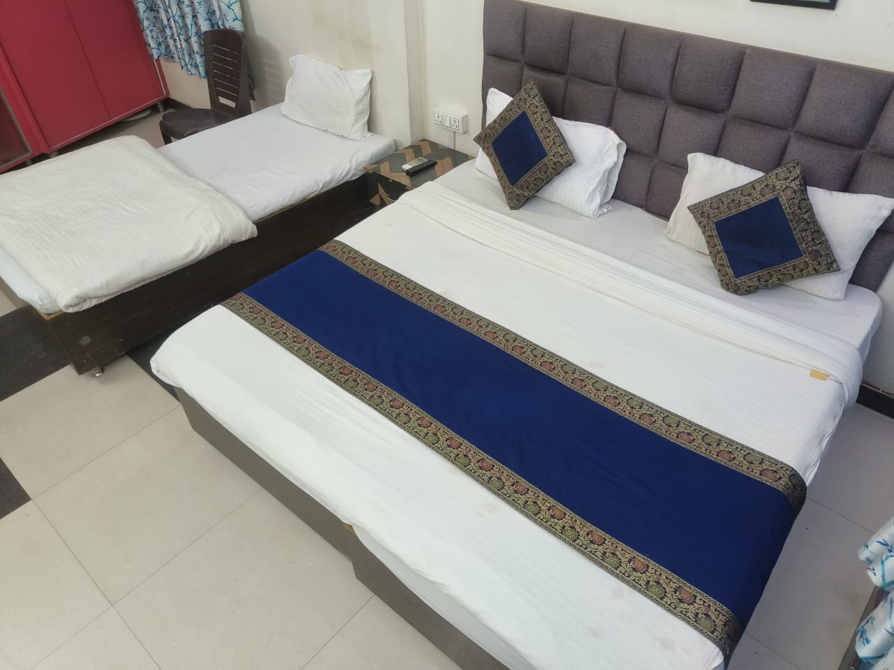 Trinetra inn homestay - Tap to explore photos