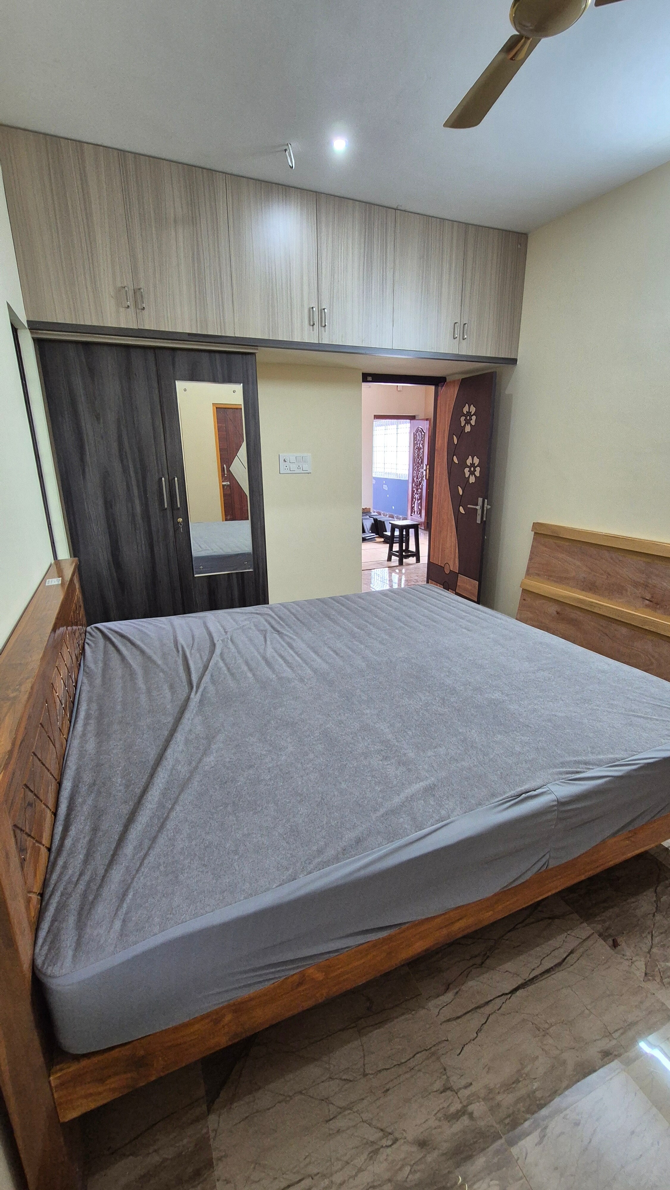 Smart Home Stay - Tap to explore photos