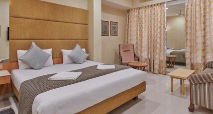 Bentley Hotel Marine Drive Room Type - Deluxe Room