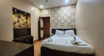 Hotel Pushpak International Room Type - Premium Ac Room With Free Wifi