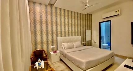 Hotel Hollywood Room Type - Deluxe Room Hotel Hollywood Room Type - Deluxe Room