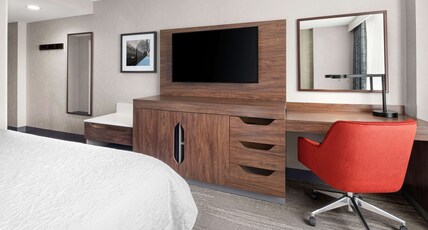 Hampton Inn & Suites Chicago Downtown Room Type - 1 K MOB HEAR ACC TUB