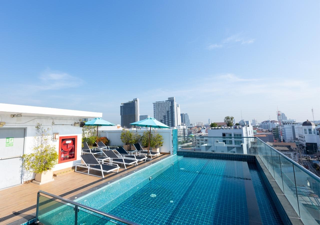 Holiday Inn Express Pattaya Central - Tap to explore photos