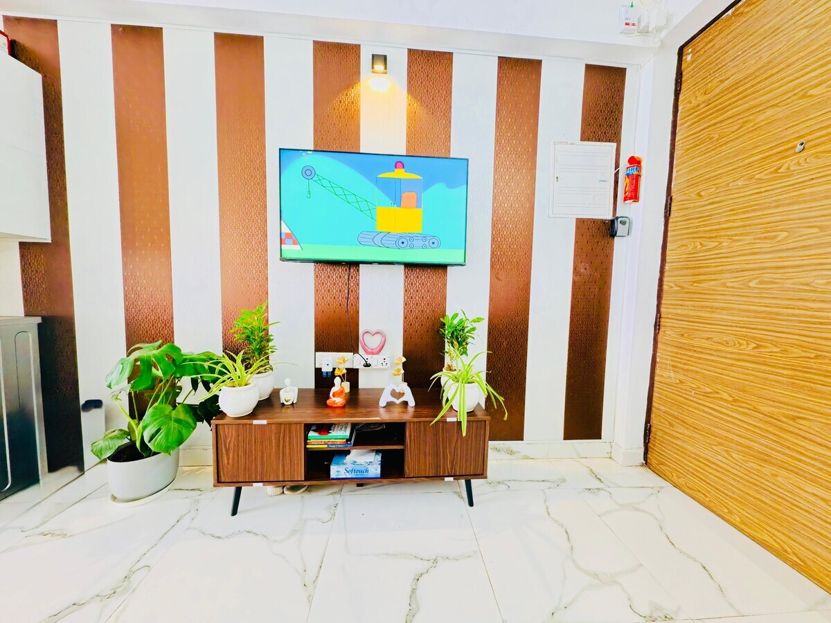 ADS Studio 1 BHK Gurgaon Sec 106 Yashobhoomi IGI - Tap to explore photos