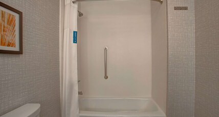 Hampton Inn & Suites Borger Room Type - 2 QUEENS W FRIDGE MICROWV