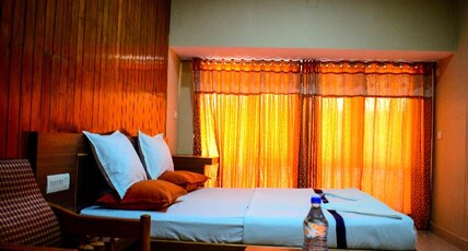 Hotel Panchratan Room Type - AC DOUBLE ROOM