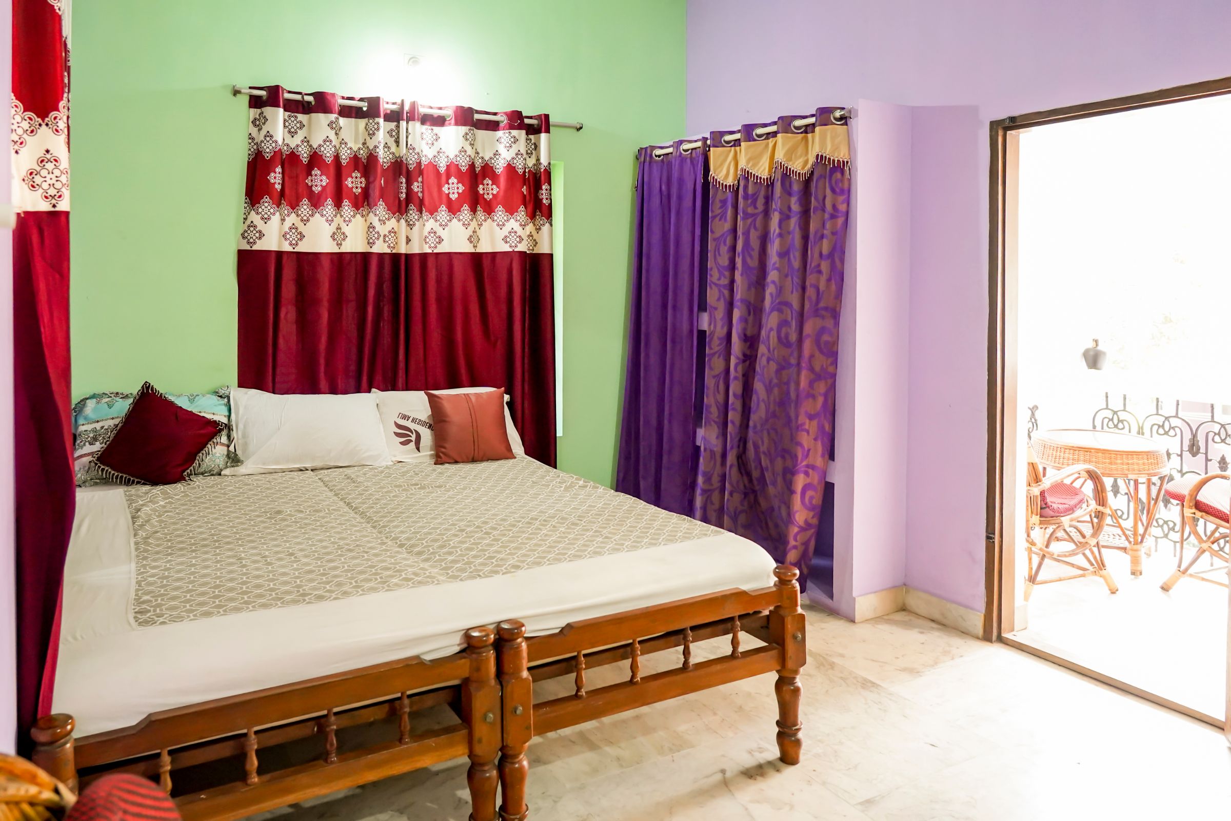 Lima Homestay - Tap to explore photos