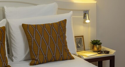 Mercure Rambouillet Relays du Chateau Room Type - Junior Suite with a double bed and a sofa bed