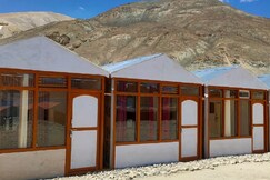 Pangong View Point Camp | Cottages & Cafe