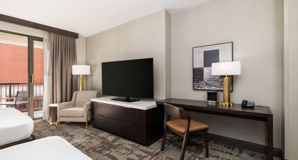 Hilton Promenade Branson Landing Room Type - 2 QUEEN BEDS SUPERIOR ROOM