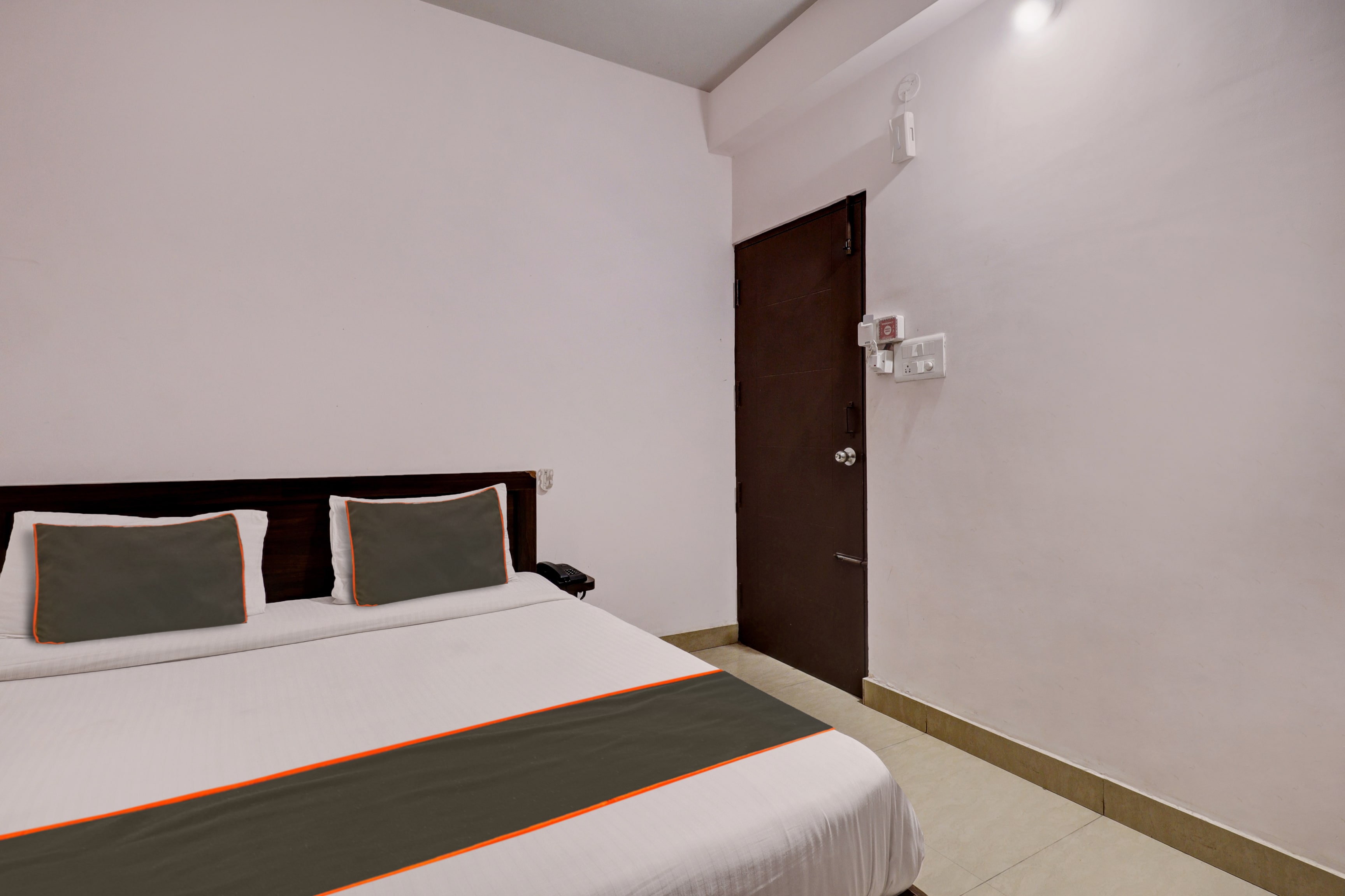 Super Hotel O Alfa Inn - Tap to explore photos