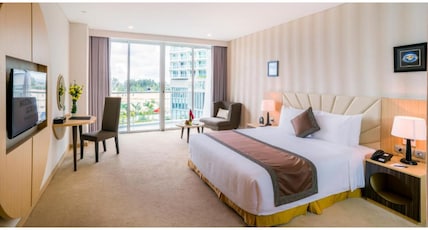 Muong Thanh Luxury Phu Quoc Hotel Room Type - Deluxe King Room with Balcony and Sea/Pool View Muong Thanh Luxury Phu Quoc Hotel Room Type - Deluxe King Room with Balcony and Sea/Pool View