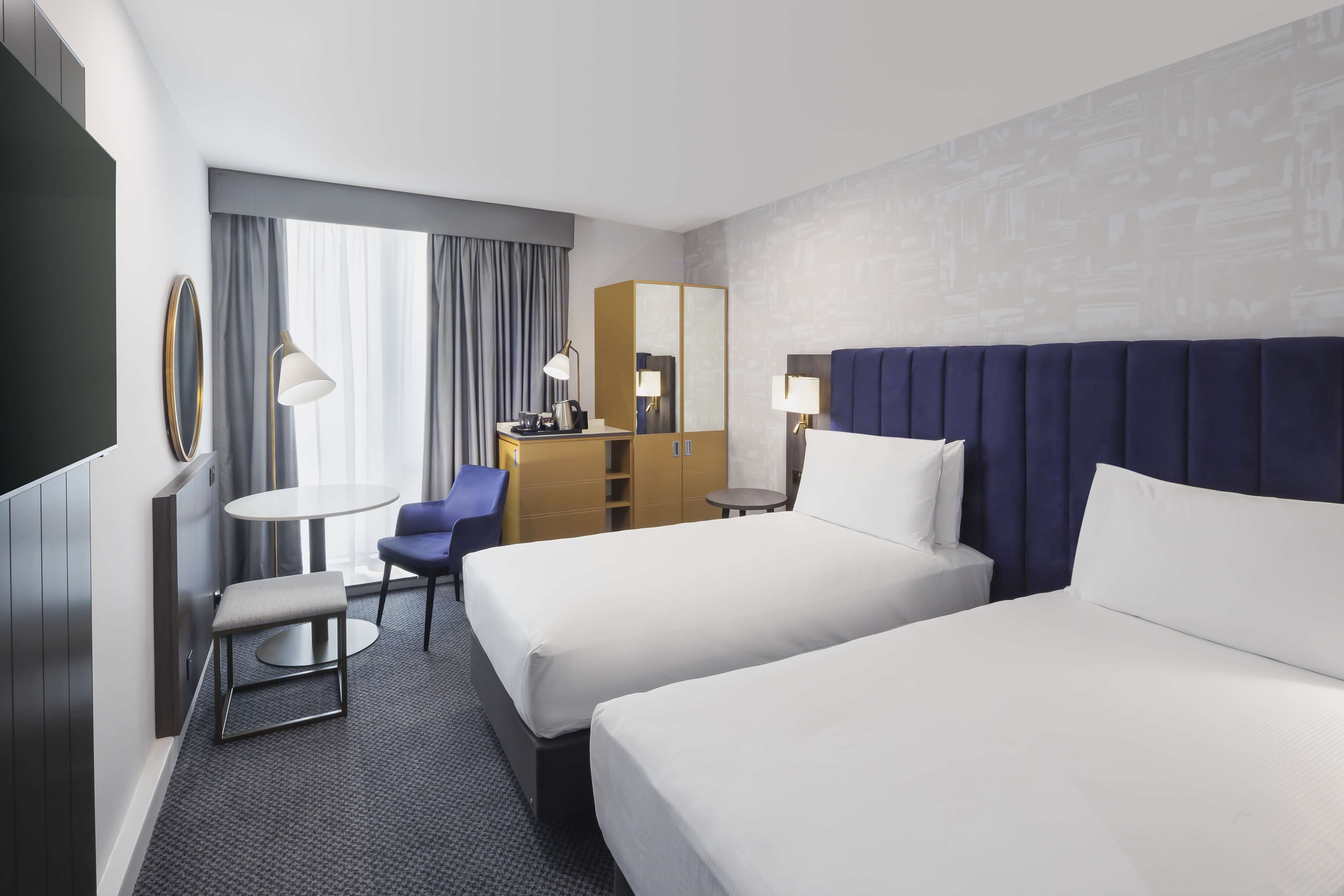 DoubleTree by Hilton Hotel Manchester - Piccadilly - Tap to explore photos