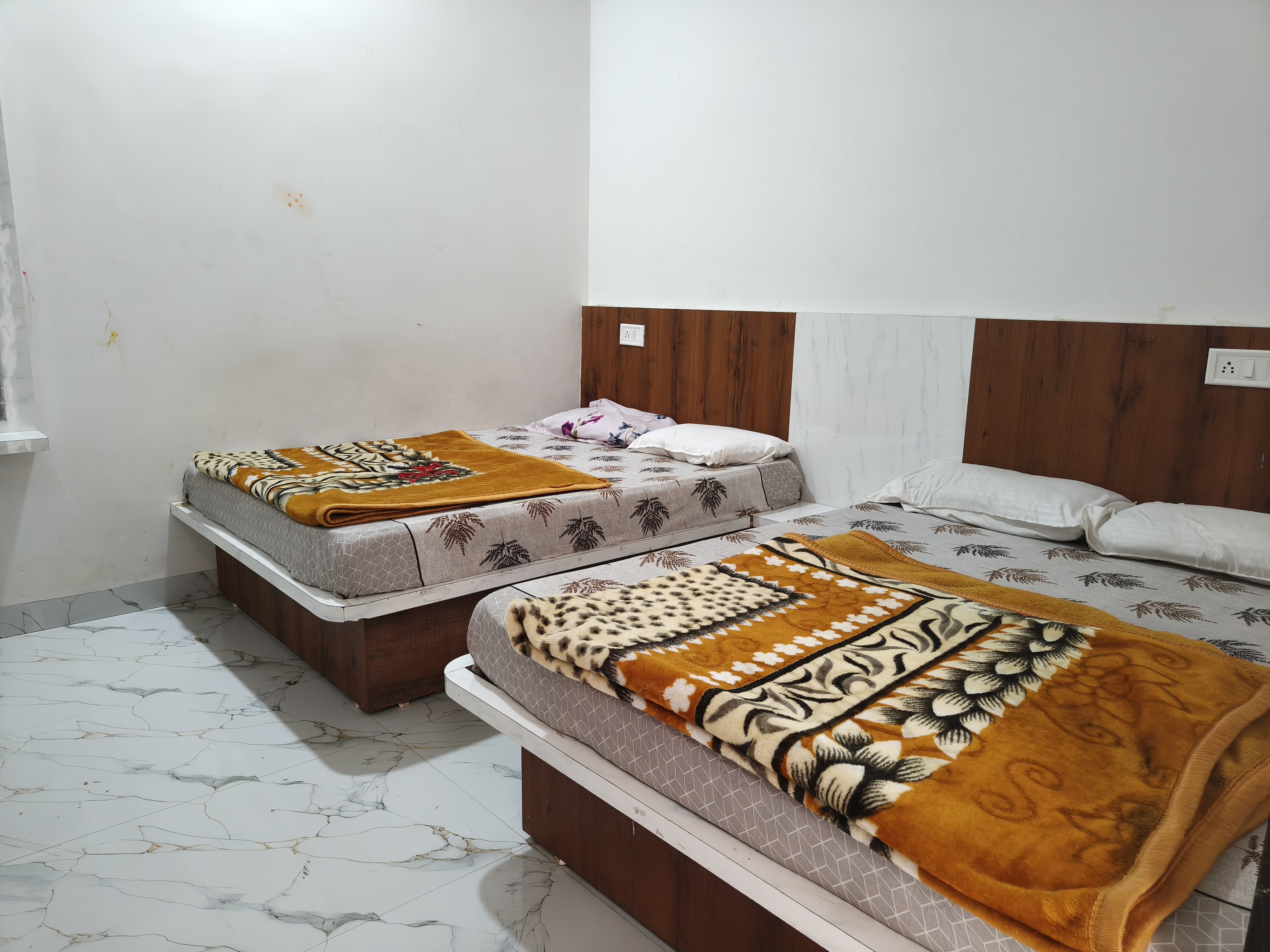 Hotel Tanisha inn - Tap to explore photos