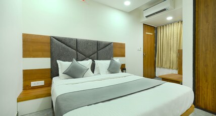 Hotel Madhur Room Type - Deluxe Room