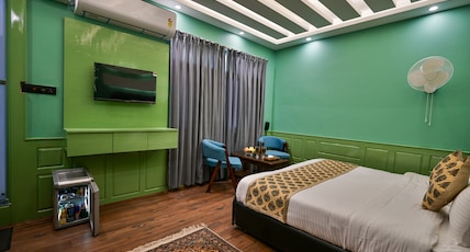 Hotel Harmony Heaven's - Nigeen Lake Room Type - Premium Luxury Room (Hot + Cold AC) Hotel Harmony Heaven's - Nigeen Lake Room Type - Premium Luxury Room (Hot + Cold AC)