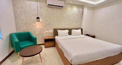 Hotel Pearl Palace Room Type - Pearl Deluxe Room