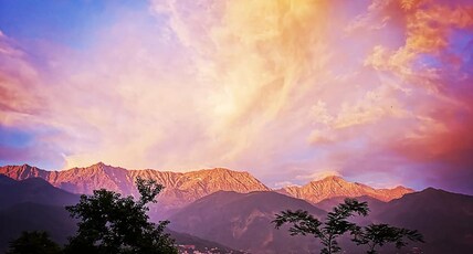 Soham Residence Room Type - Super Deluxe Room