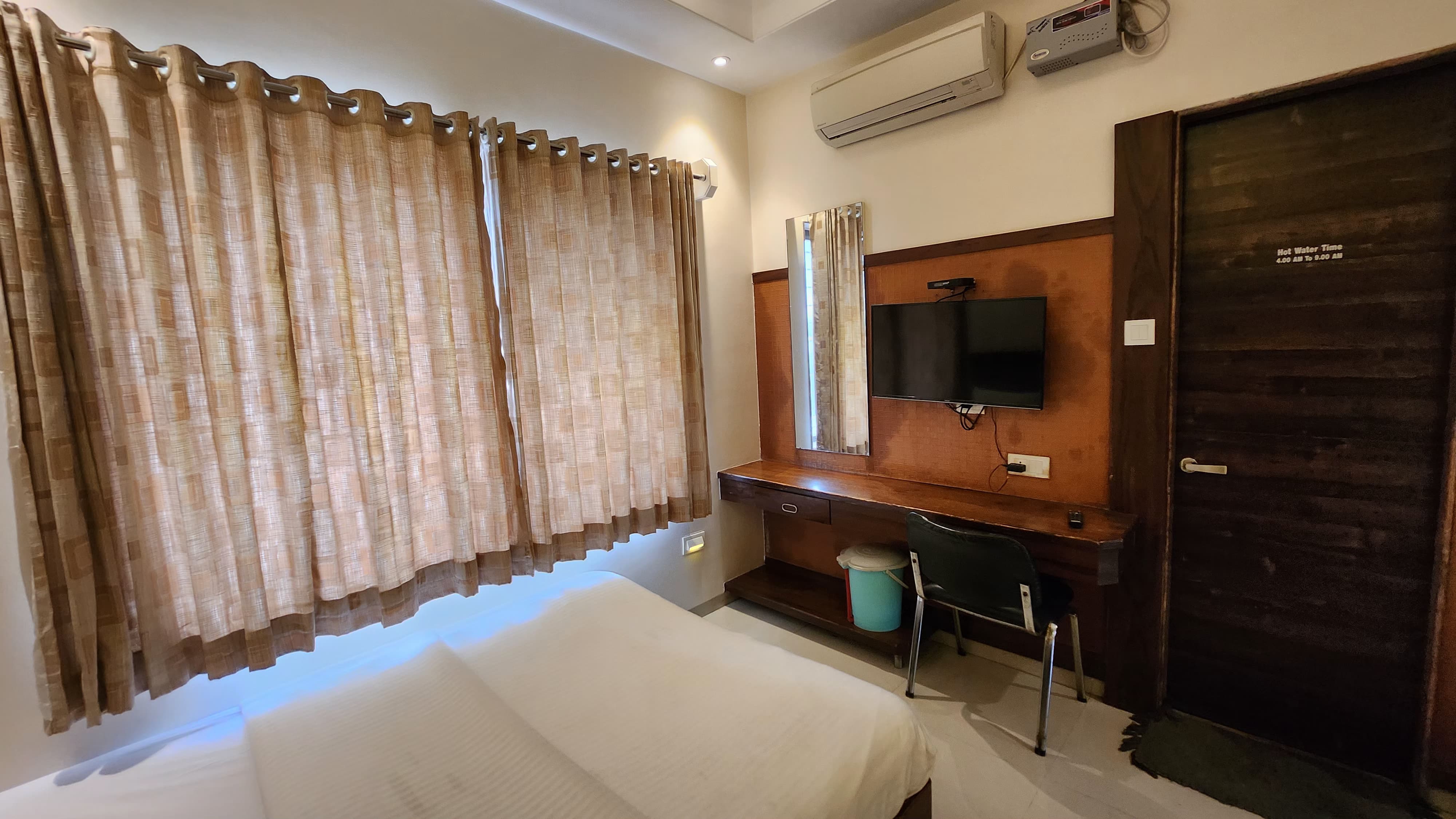 Hotel Sai Asara - Tap to explore photos