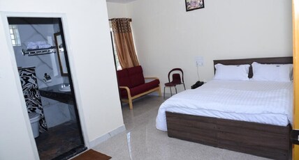 Yashas Paradise Room Type - 12 bed deluxe dormitory