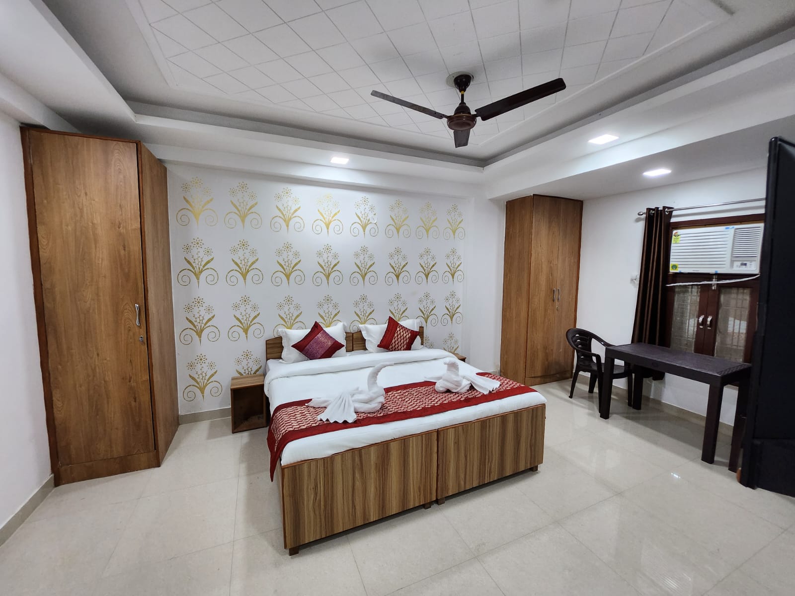 Yashobhoomi Stay Inn - Tap to explore photos