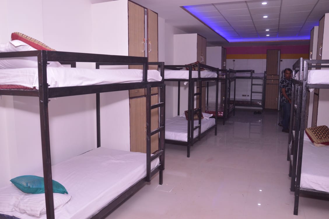 CITY BACKPACKERS HOSTEL - Tap to explore photos
