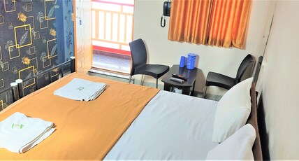 Diamond Lodge Room Type - Deluxe Non AC Double Bed