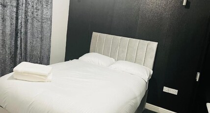 OYO The Pleasant House Room Type - Standard Twin Room - Shared