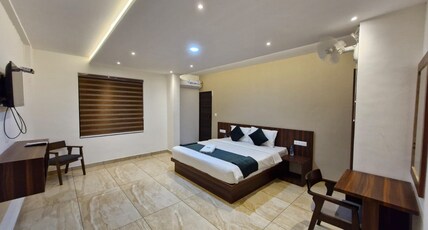 AYYAR RESIDENCY Room Type - Deluxe Ac