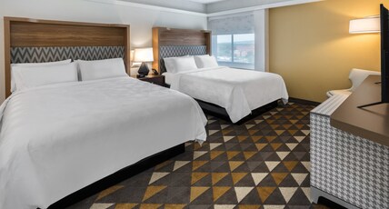 Holiday Inn & Suites Pittsfield-Berkshires Room Type - 2 Queen Suite Sofa Bed
