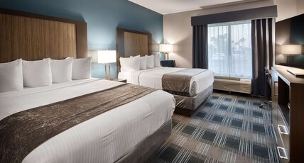 Best Western Town Center Inn Room Type - Accessible - 2 Queen, Mobility Accessible, Bathtub, Non-Smoking, Full Breakfast Best Western Town Center Inn Room Type - Accessible - 2 Queen, Mobility Accessible, Bathtub, Non-Smoking, Full Breakfast