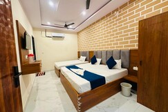 Shri Hit Maya Dham