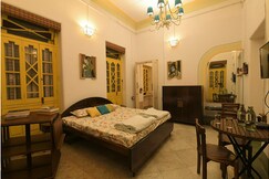 Spacious 2 Bedroom Art-Deco Apartment in Gariahat